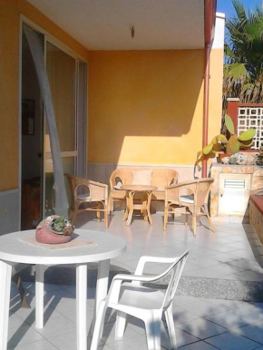 3 bedrooms house at Santa Maria del Focallo 800 m away from the beach with enclosed garden